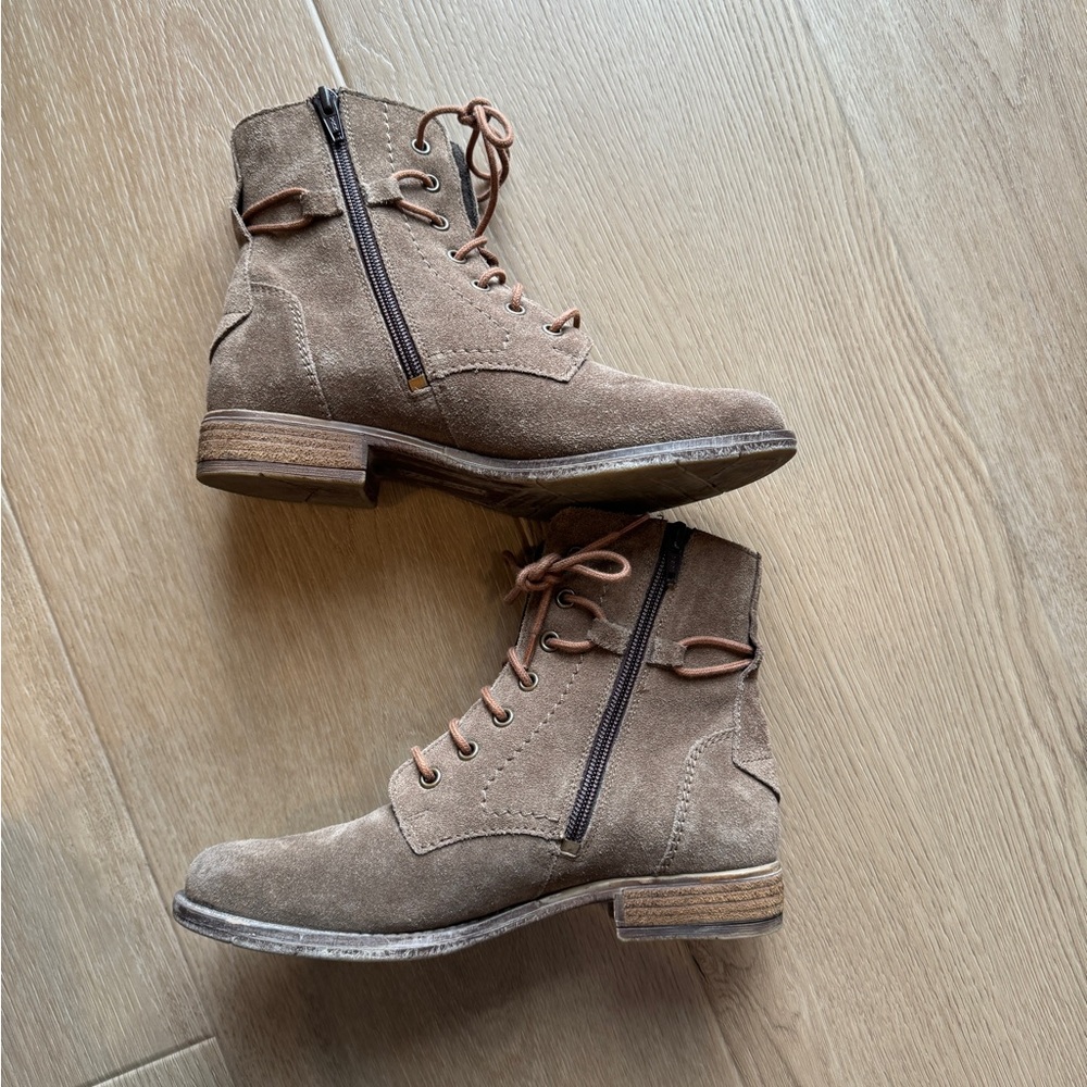 Josef Seibel boots size 38